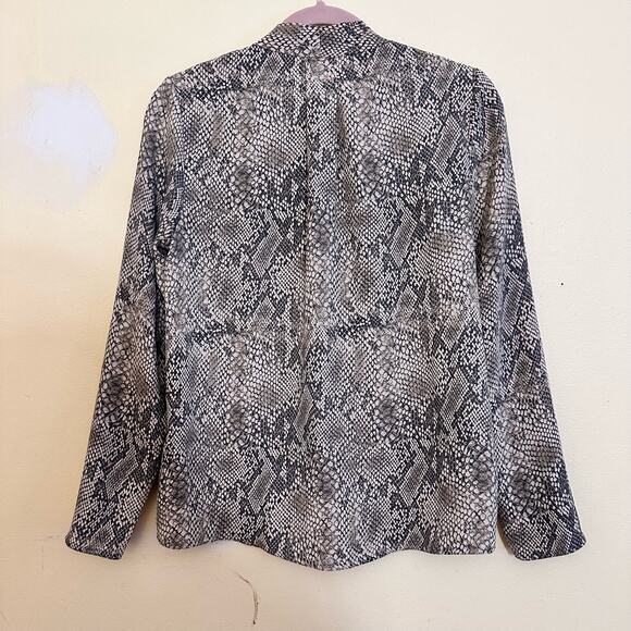Babaton Aritzia Akira Blouse Size Small Snake Print 71882 - Picture 2 of 12
